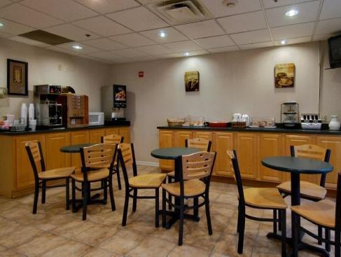 Comfort Airport Turfway Road 2*
